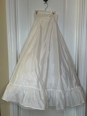 Classic White Bridal Petticoat Skirt